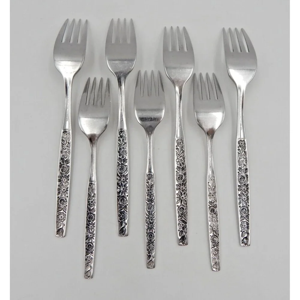 Rogers Deluxe Oneida Stainless Malibu Dinner Dessert Salad Floral Flatware Lot/7